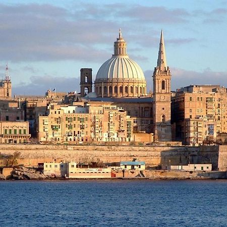 דירות Saint Julian's Splendid Seaside Retreat On Spinola Bay מראה חיצוני תמונה