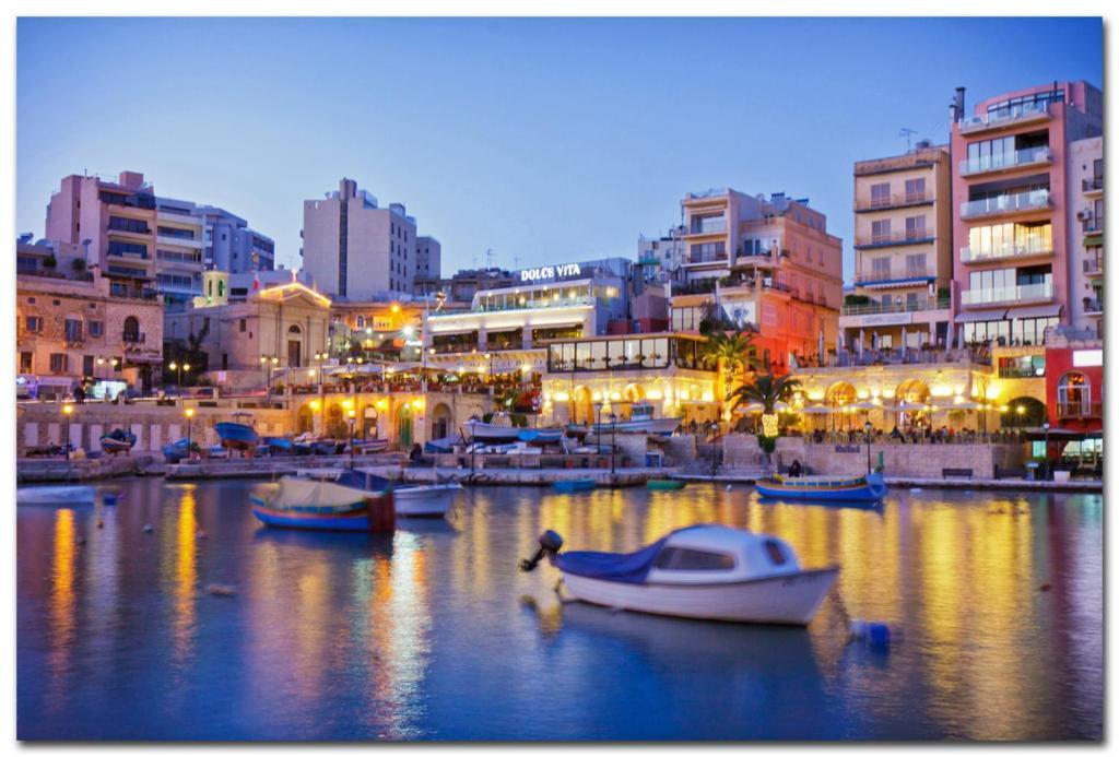 דירות Saint Julian's Splendid Seaside Retreat On Spinola Bay מראה חיצוני תמונה