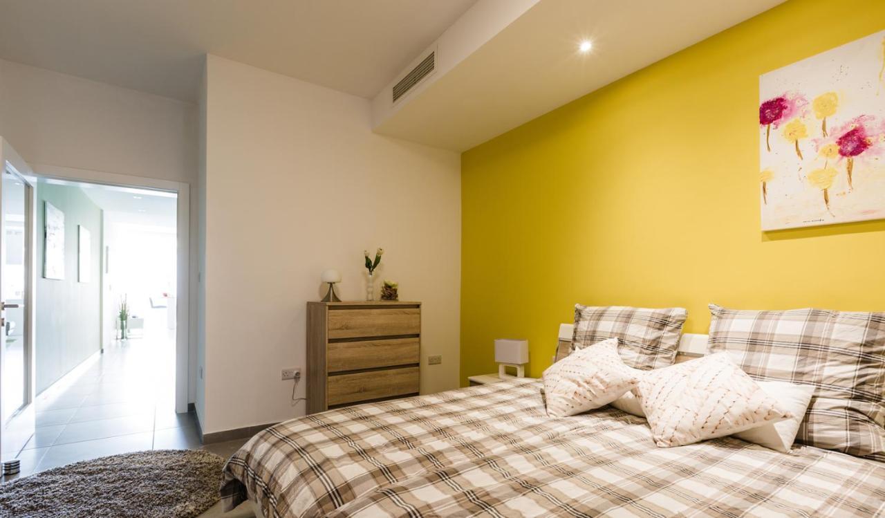 דירות Saint Julian's Splendid Seaside Retreat On Spinola Bay מראה חיצוני תמונה