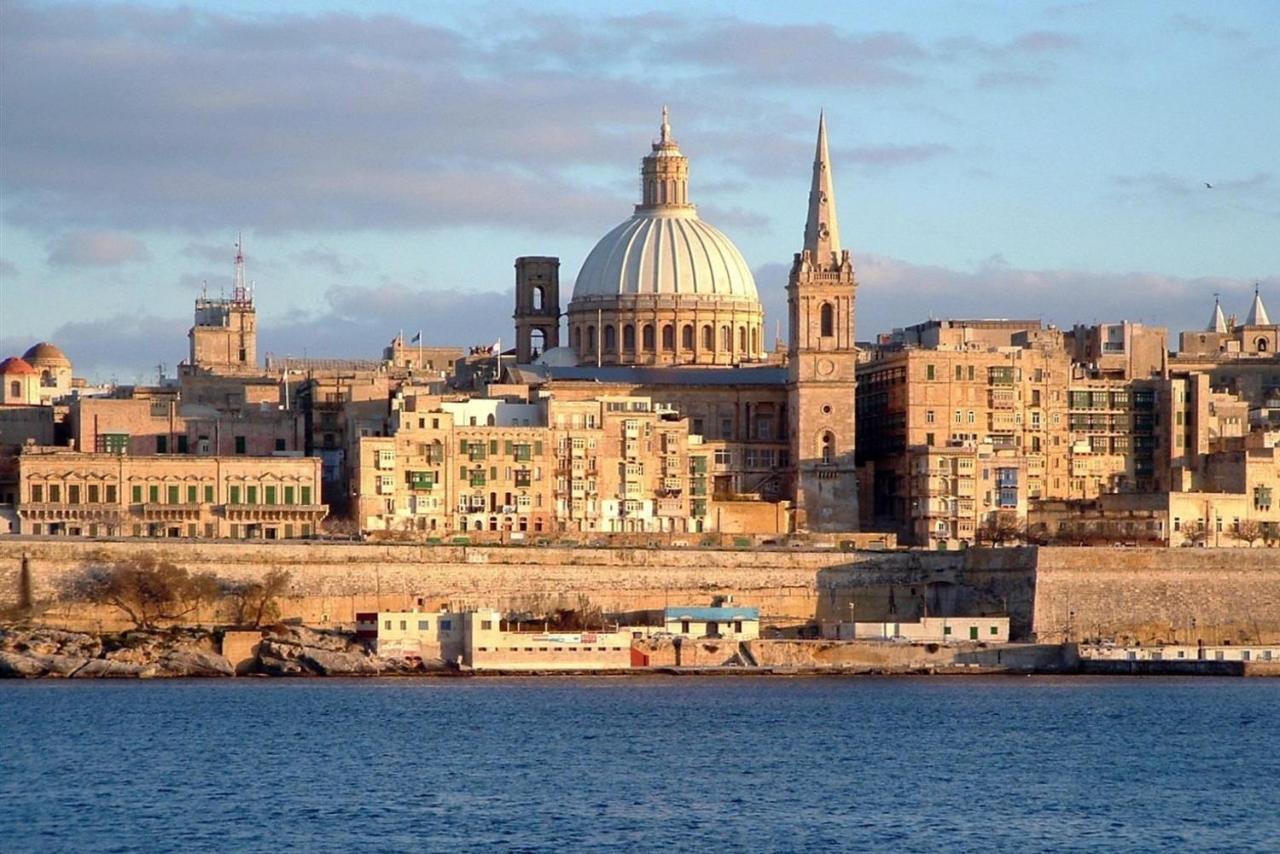 דירות Saint Julian's Splendid Seaside Retreat On Spinola Bay מראה חיצוני תמונה